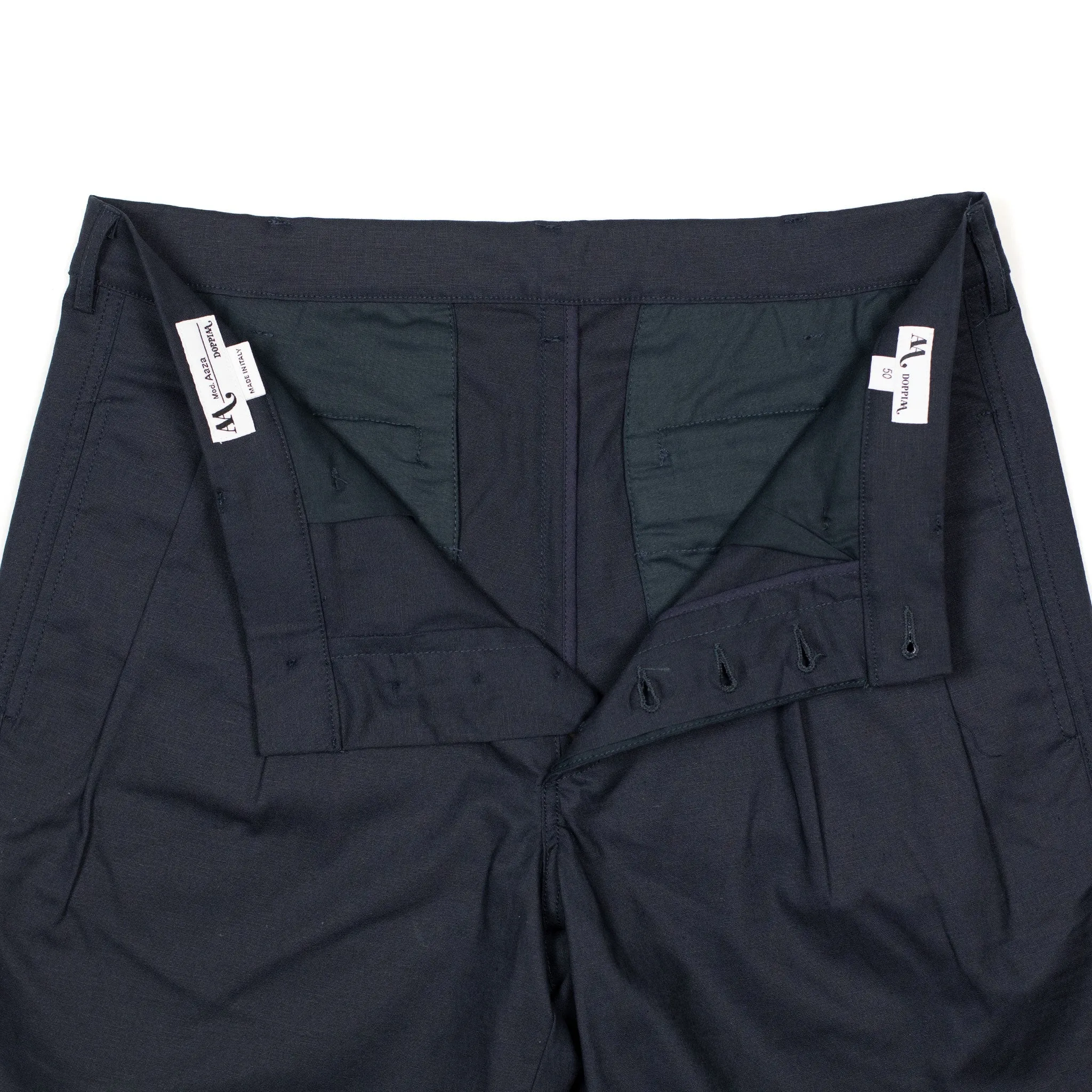 Aaza pleated shorts in navy linen cotton