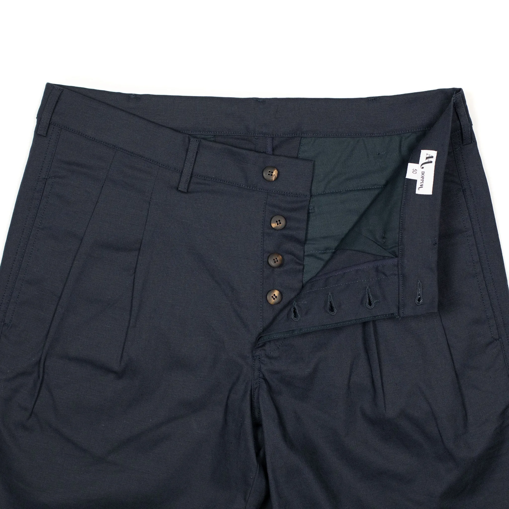 Aaza pleated shorts in navy linen cotton