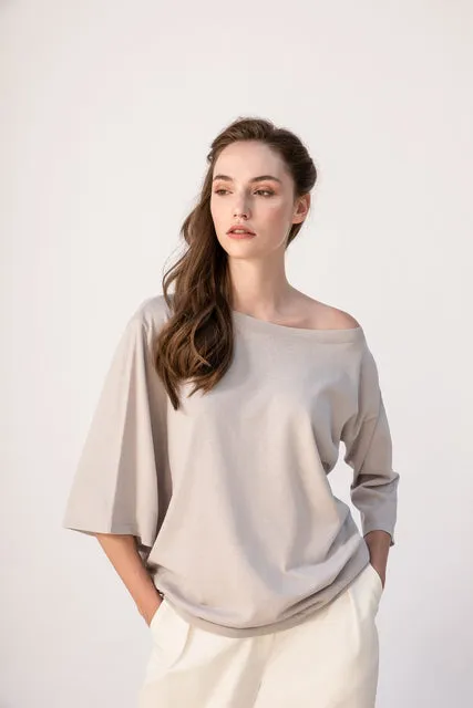 Asymmetrical Sleeve Knit Blouse