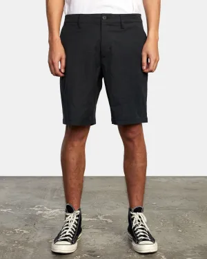 Back In Hybrid 19" Shorts - Black