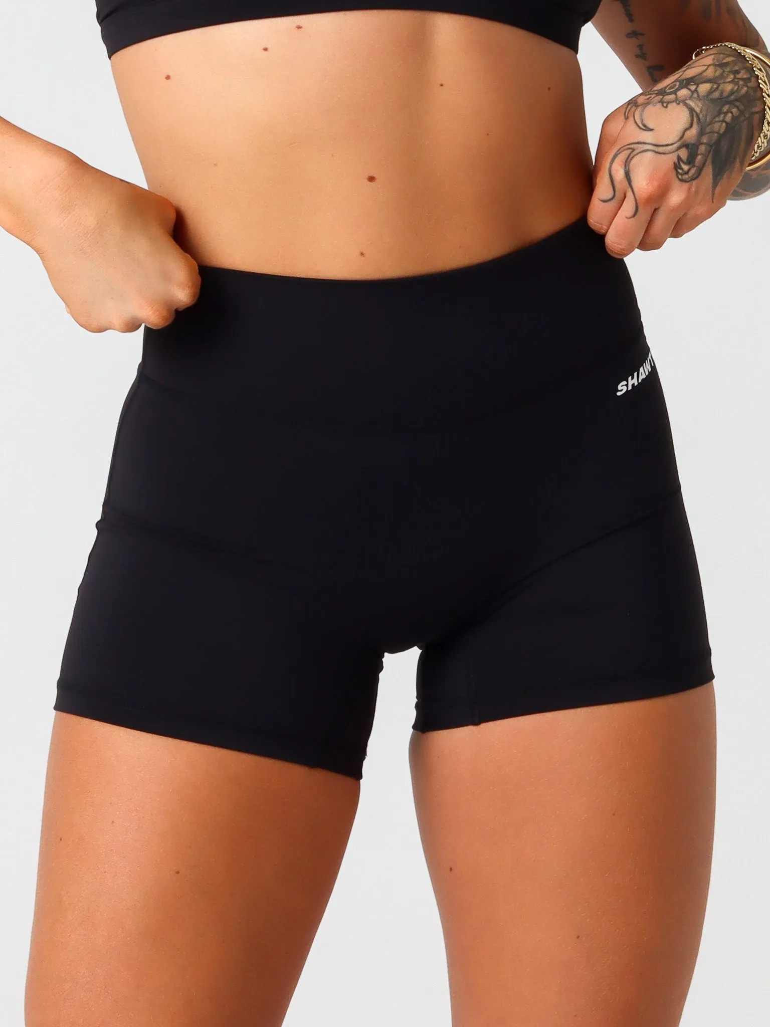 Base 4" Essential Shorts