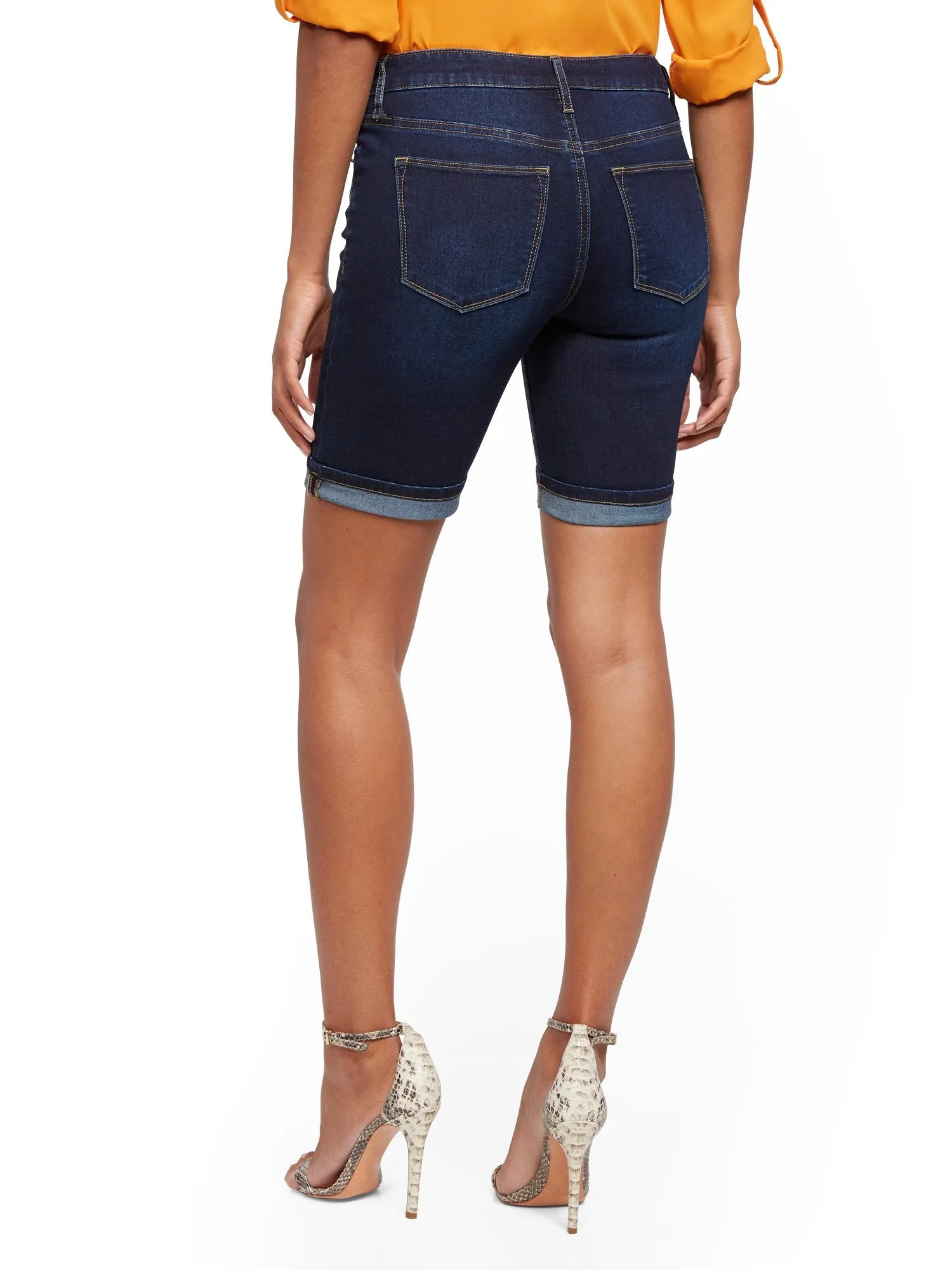 Lexi Mid-Rise 9-Inch Short - Blue Tease